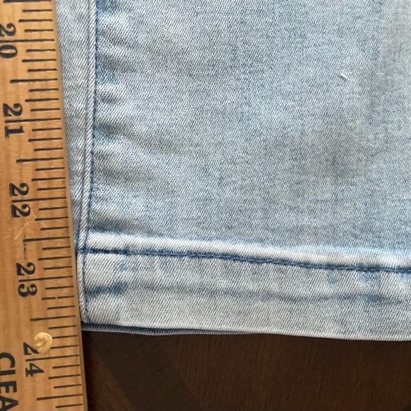 Ladies Size Small Tall Diane Gilman Pull On Light Washed Jean Capris - Picture 12 of 16